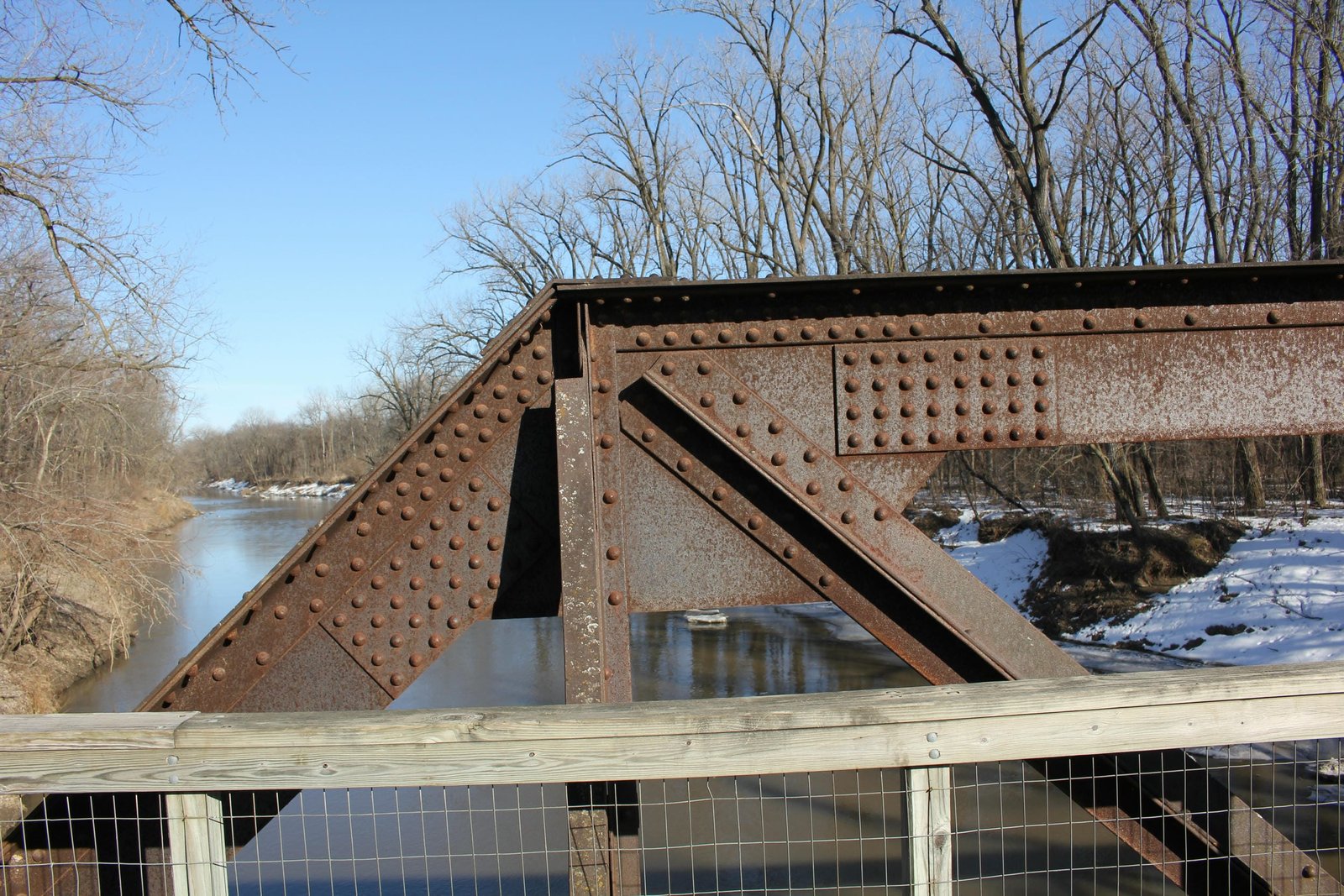 Upper angle connection